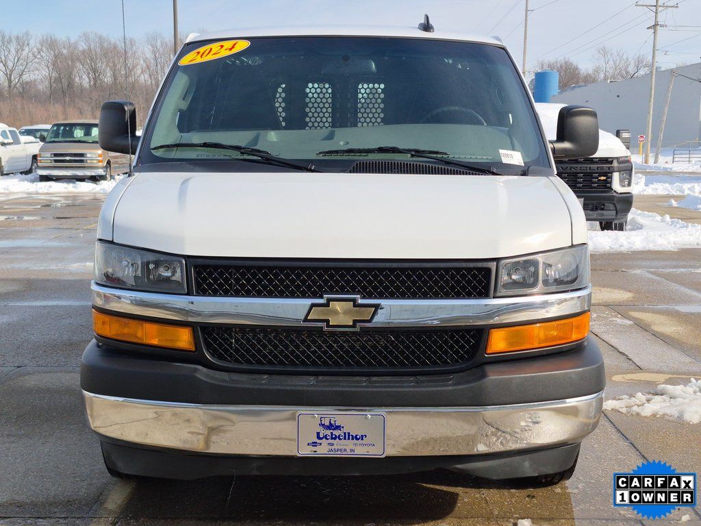 Used 2024 Chevrolet Express 2500 - photo 6