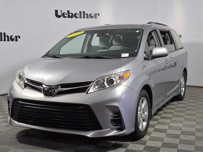Used 2018 Toyota Sienna - photo 1