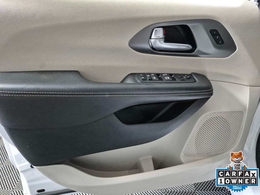Used 2024 Chrysler Pacifica - photo 15