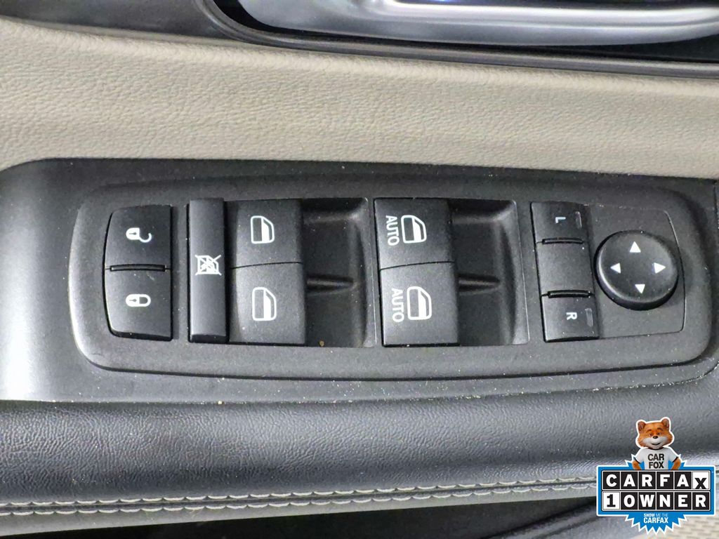 Used 2024 Chrysler Pacifica - photo 16