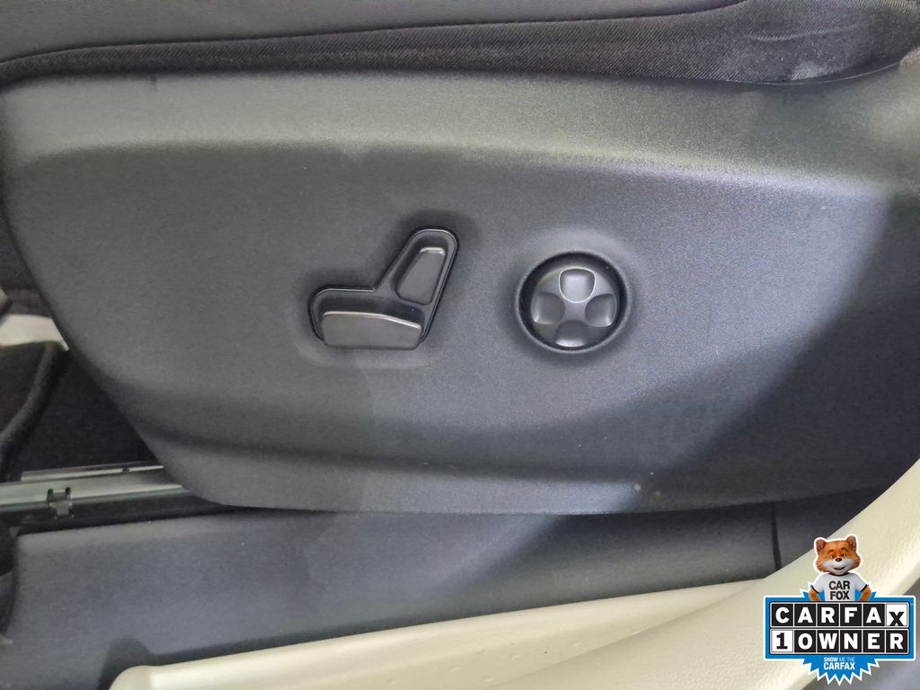 Used 2024 Chrysler Pacifica - photo 17