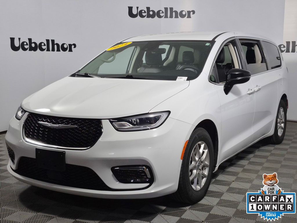 Used 2024 Chrysler Pacifica - photo 5