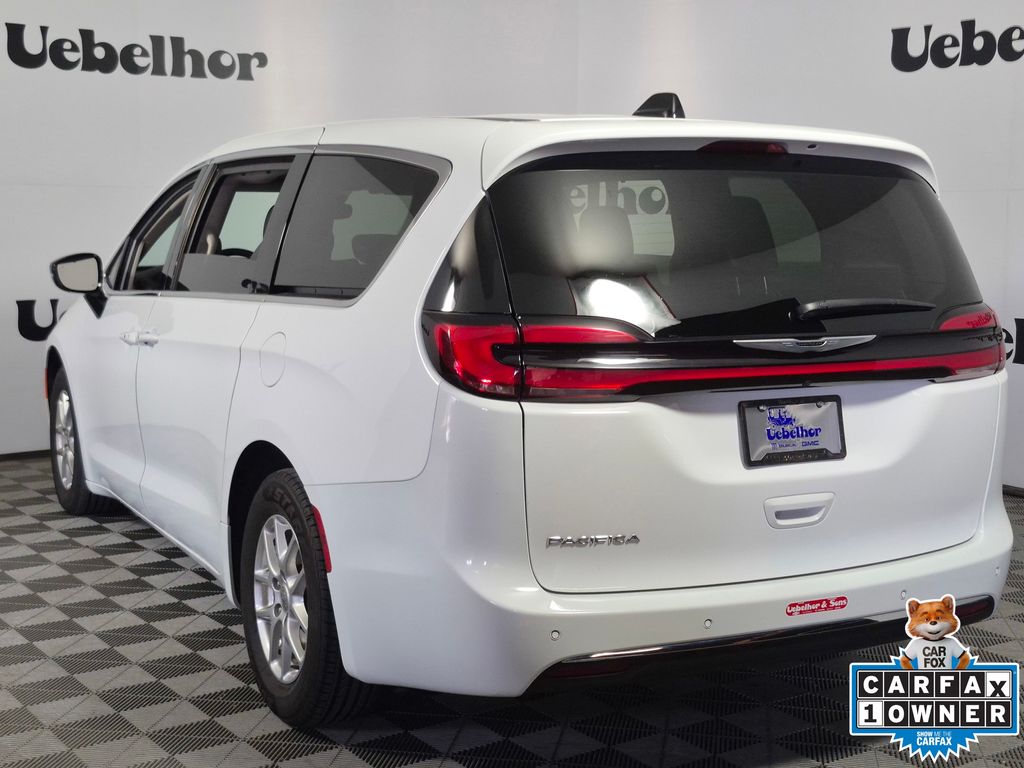 Used 2024 Chrysler Pacifica - photo 7