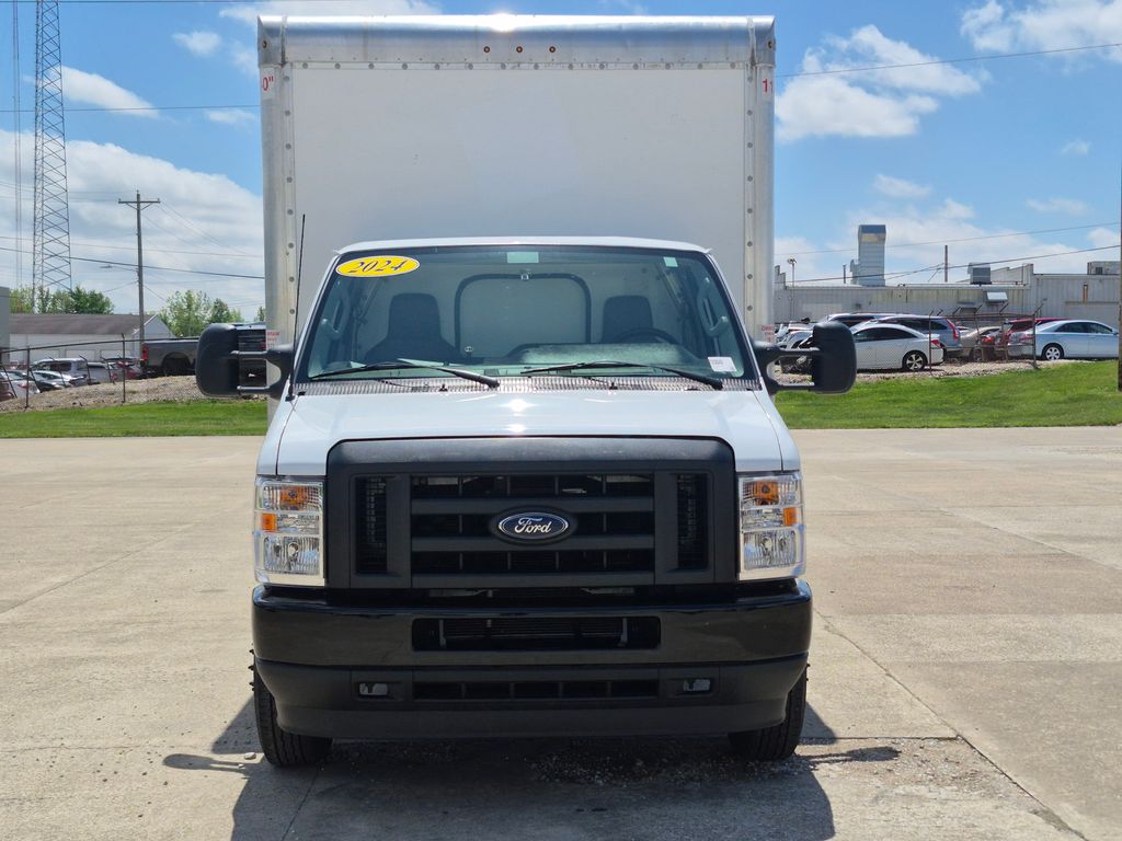 Used 2024 Ford E-350 - photo 5