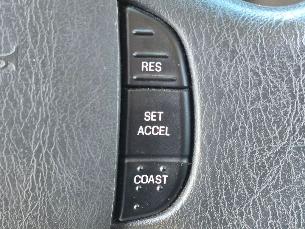 Used 2011 Ford E-350 XLT Passenger Van - photo 12