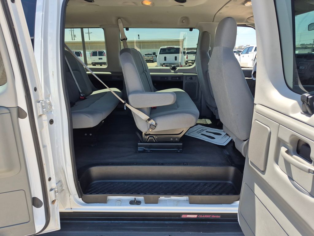 Used 2011 Ford E-350 XLT Passenger Van - photo 20