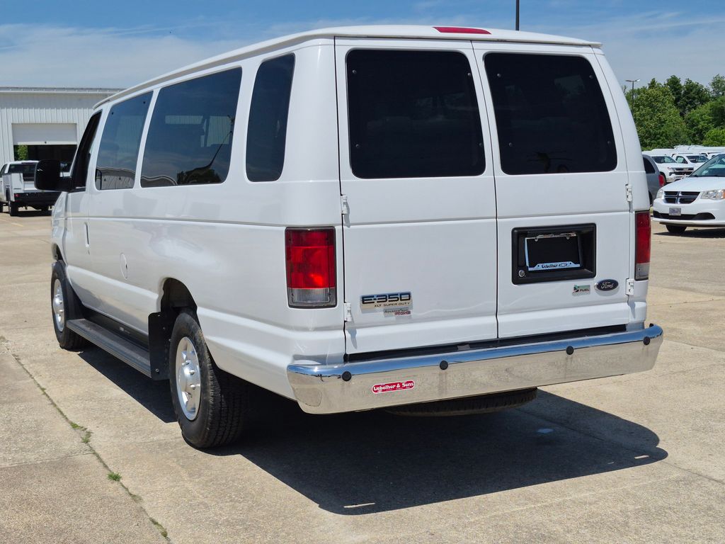 Used 2011 Ford E-350 XLT Passenger Van - photo 4