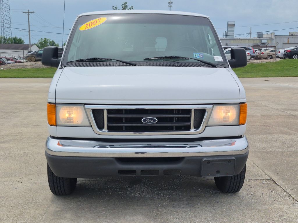 Used 2007 Ford E-350 - photo 1