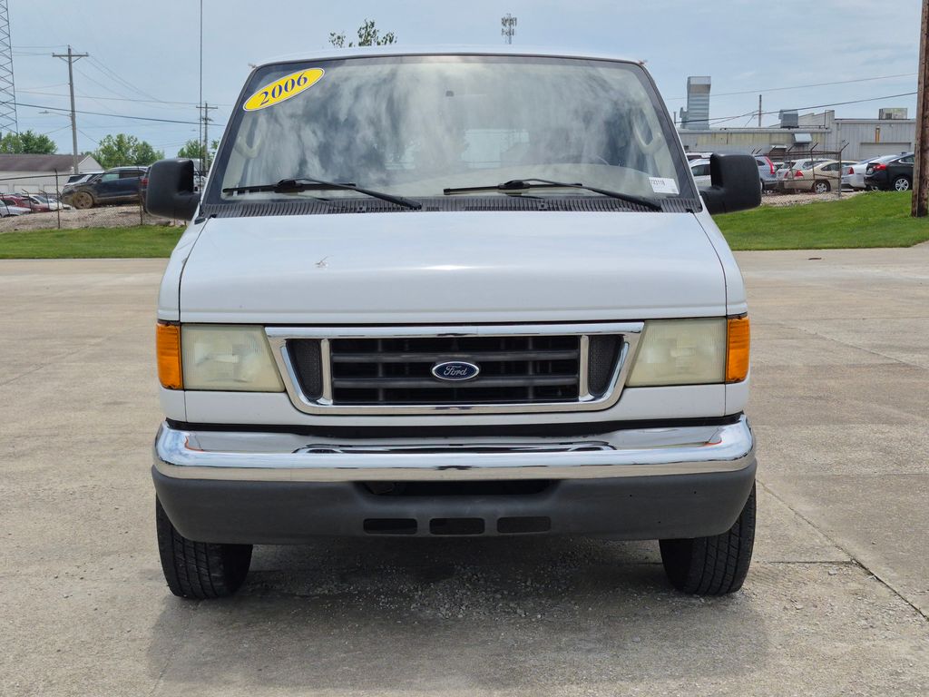 Used 2006 Ford E-350 - photo 1