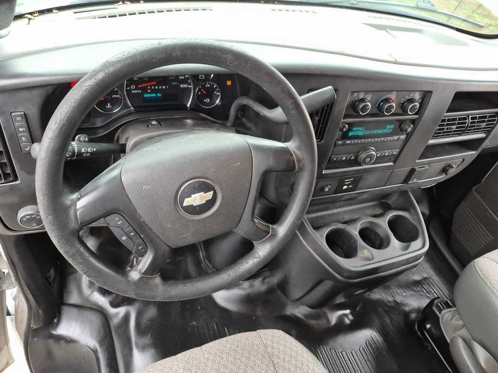 Used 2016 Chevrolet Express 2500 - photo 5