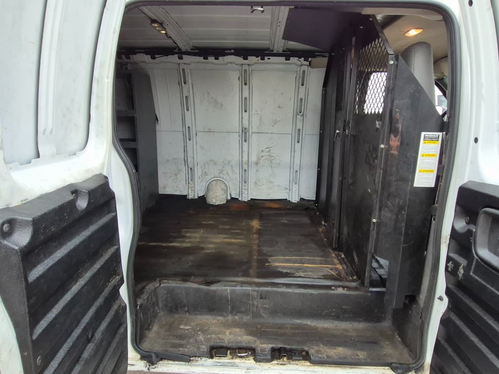 Used 2016 Chevrolet Express 2500 - photo 10