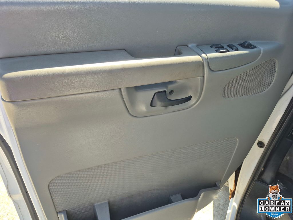 Used 2006 Ford E-150 - photo 13