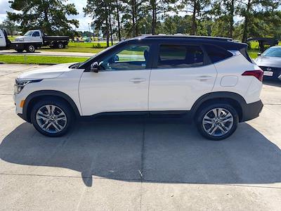 Used 2021 Kia Seltos S for sale #17044 - photo 2