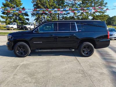 Used 2017 Chevrolet Suburban - photo 1