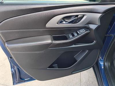 Used 2023 Chevrolet Traverse - photo 1
