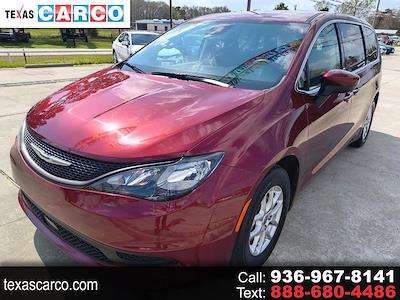 Used 2023 Chrysler Voyager - photo 1