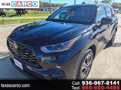 Used 2021 Toyota Highlander - photo 1