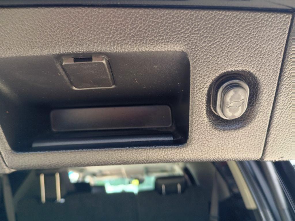 Used 2016 GMC Yukon XL - photo 19