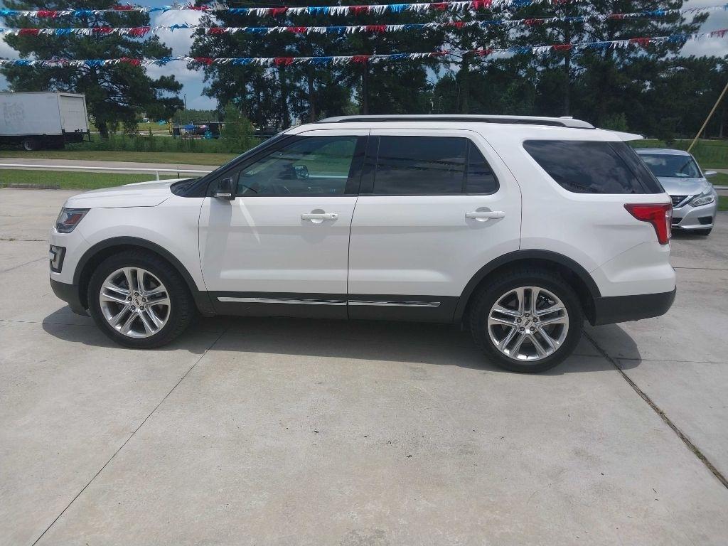 Used 2017 Ford Explorer - photo 2