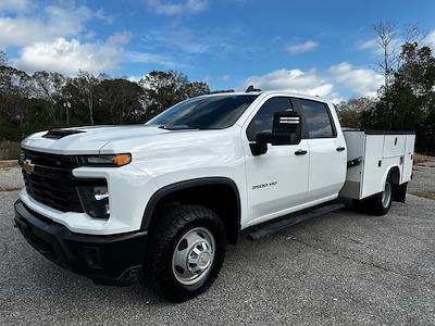 Used 2024 Chevrolet Silverado 3500 Crew Cab Cab Chassis for sale #30057 - photo 1