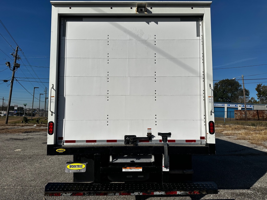 Used 2024 Ford E-450 - photo 7