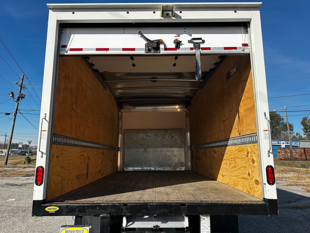 Used 2024 Ford E-450 - photo 11