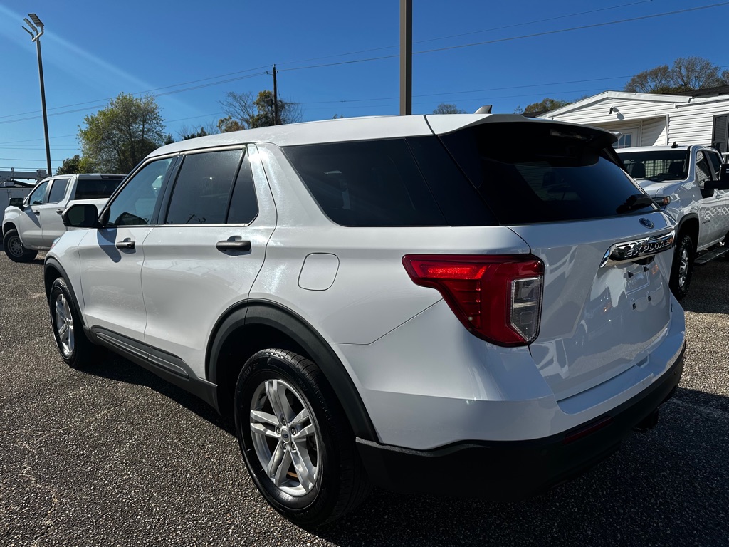 Used 2022 Ford Explorer - photo 2