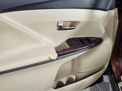 Used 2014 Toyota Venza - photo 1