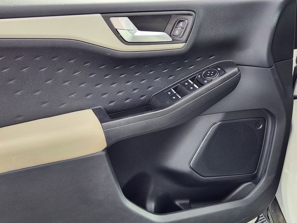 Used 2020 Ford Escape - photo 13