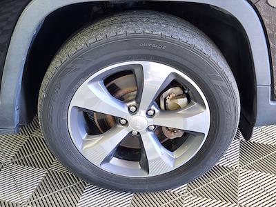 Used 2019 Jeep Cherokee - photo 1