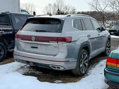 Used 2024 Volkswagen Atlas - photo 1