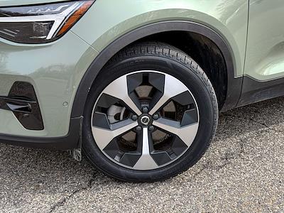 Used 2024 Volvo XC40 - photo 1