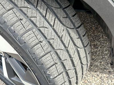 Used 2024 Volvo XC40 - photo 1