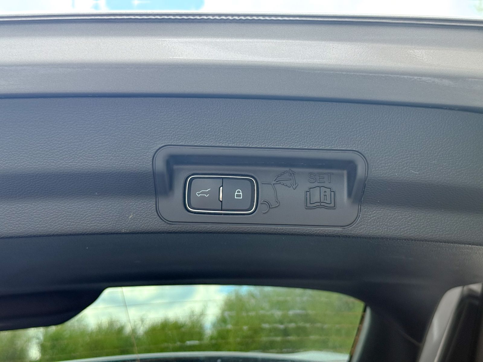Used 2024 Ford Explorer - photo 17