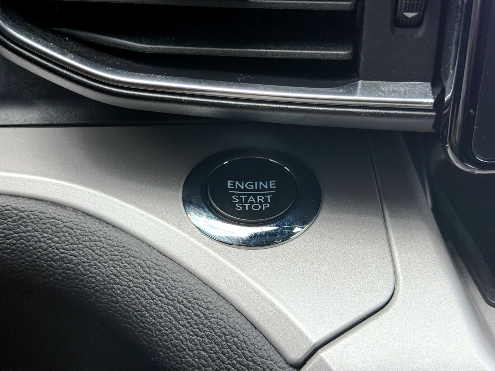 Used 2024 Ford Explorer - photo 30