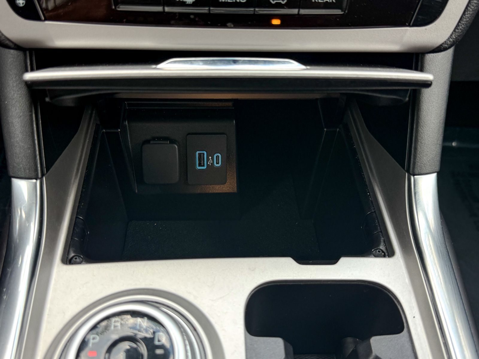 Used 2024 Ford Explorer - photo 32