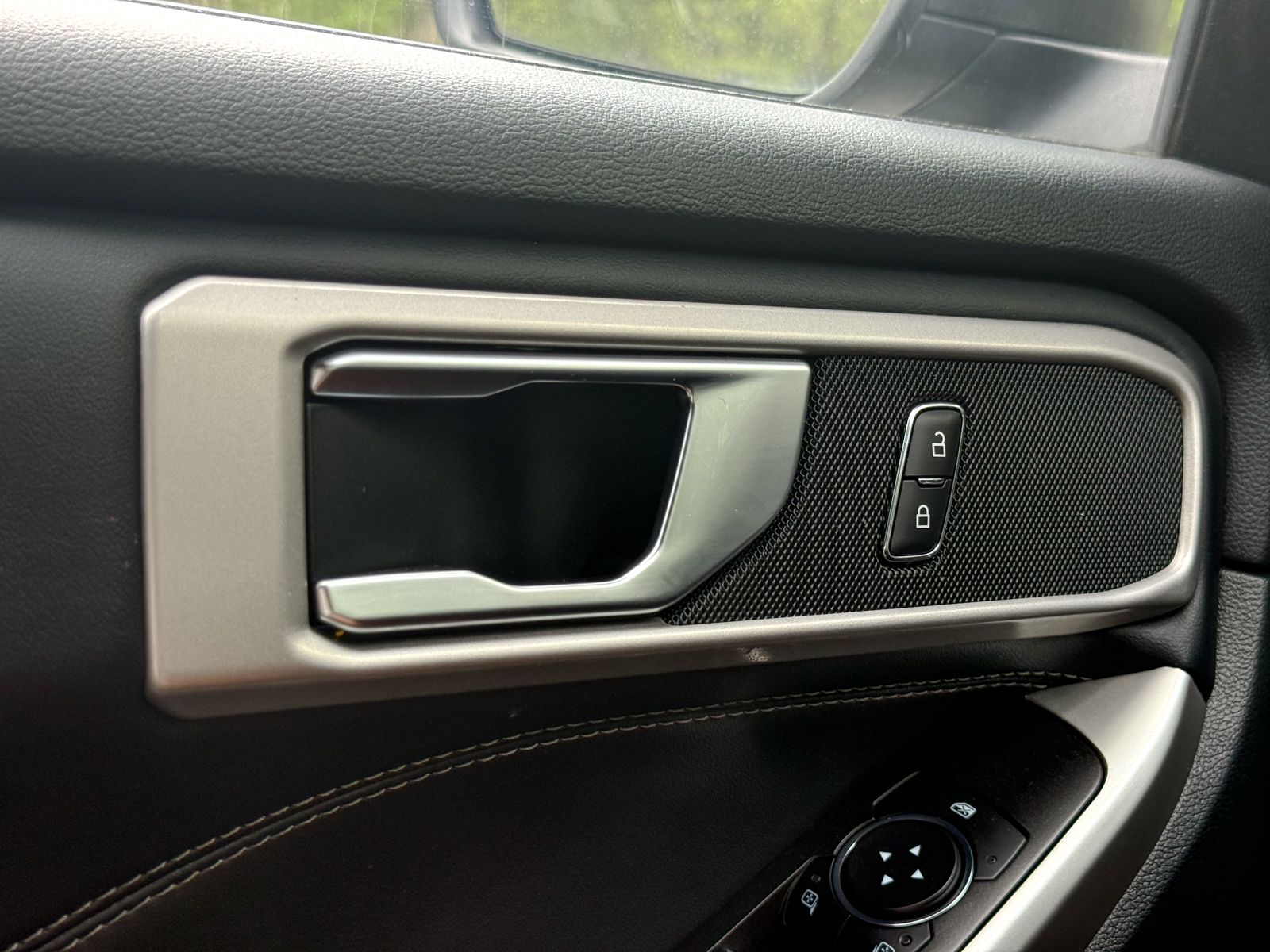 Used 2024 Ford Explorer - photo 36
