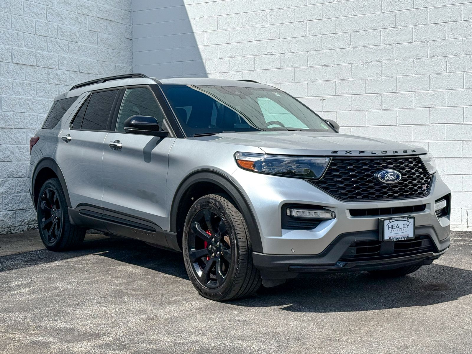 Used 2024 Ford Explorer - photo 1