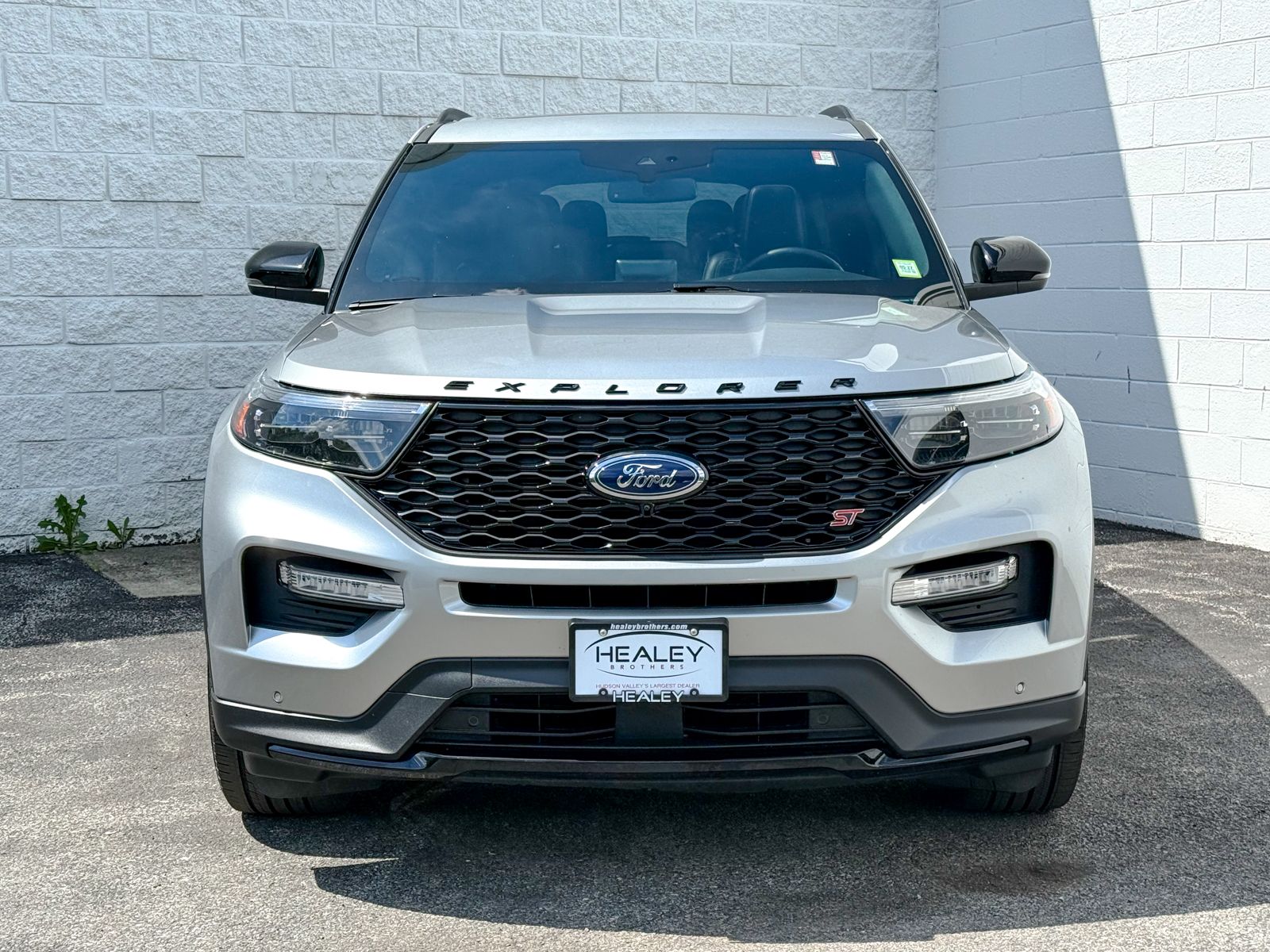 Used 2024 Ford Explorer - photo 2