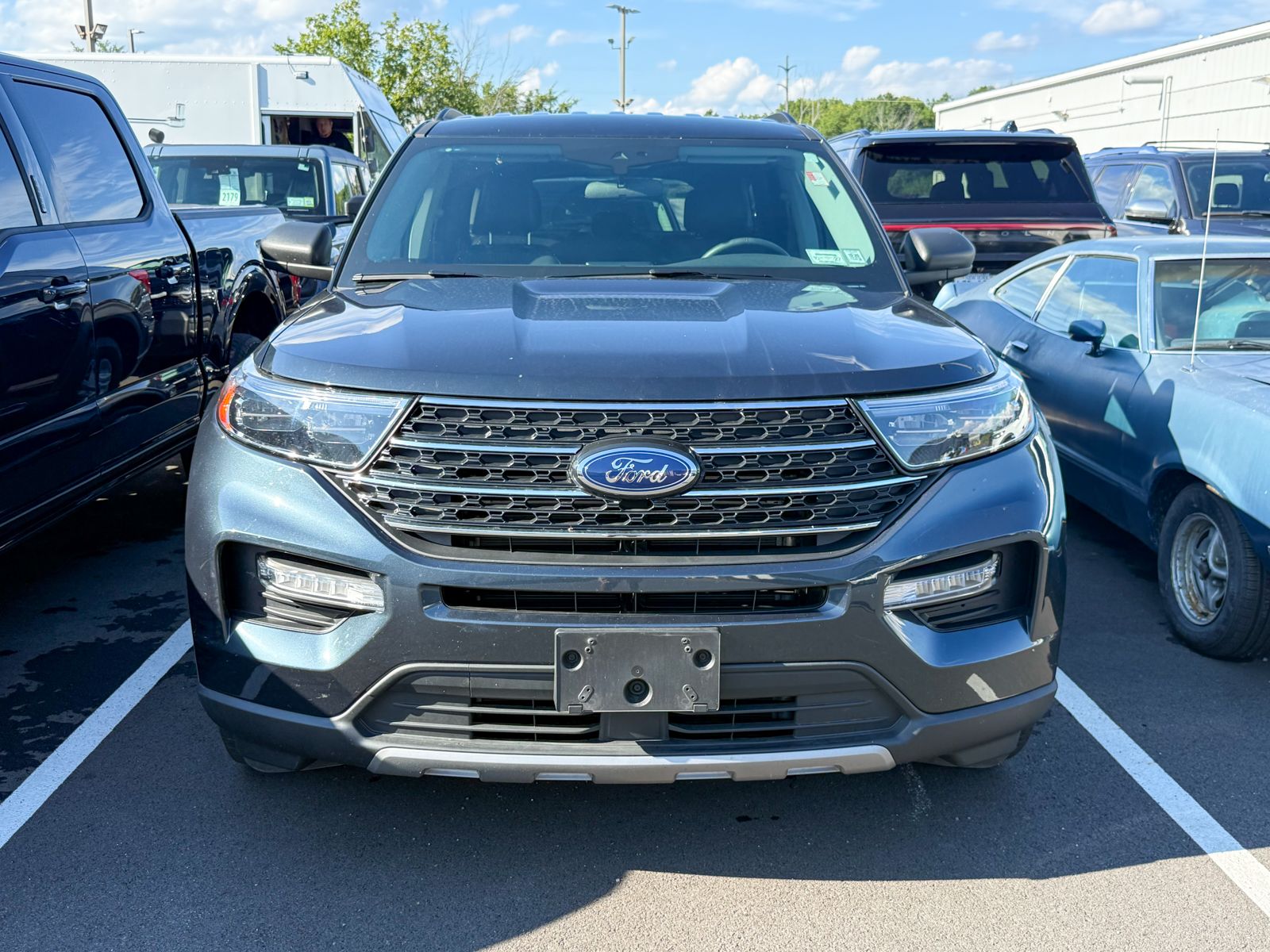 Used 2023 Ford Explorer - photo 2