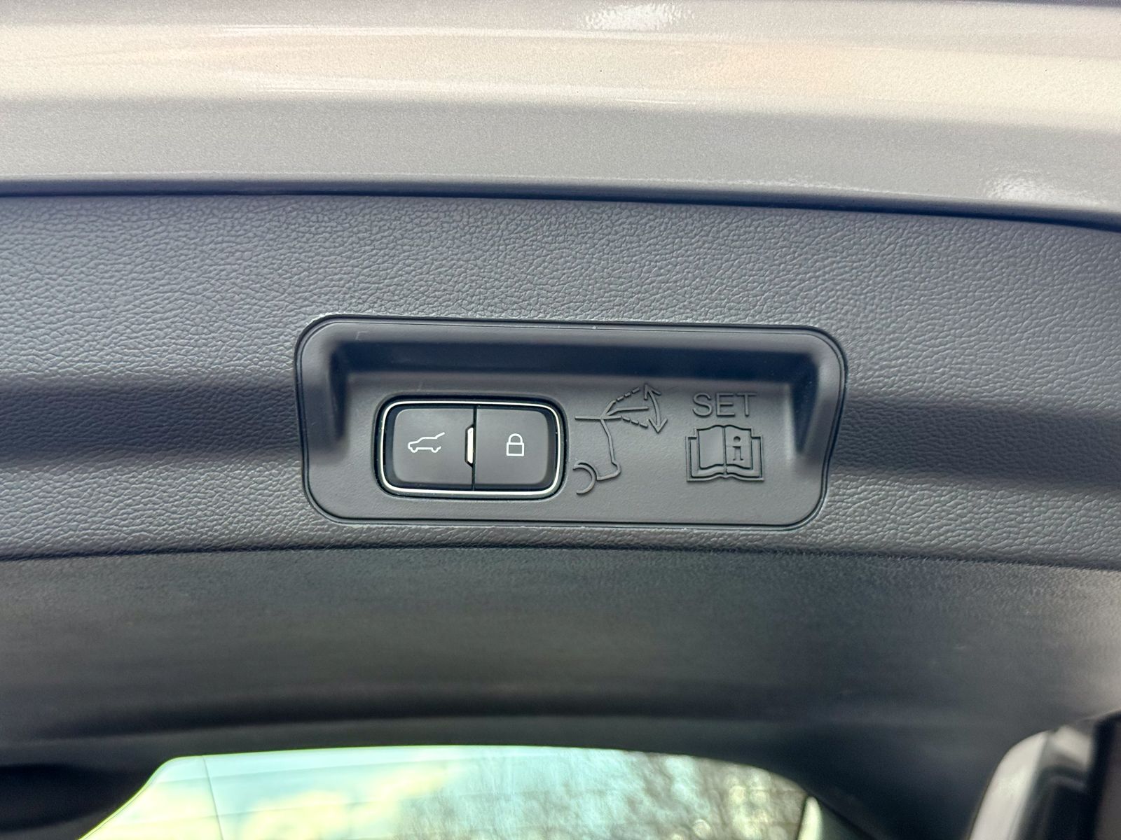 Used 2020 Ford Explorer - photo 7