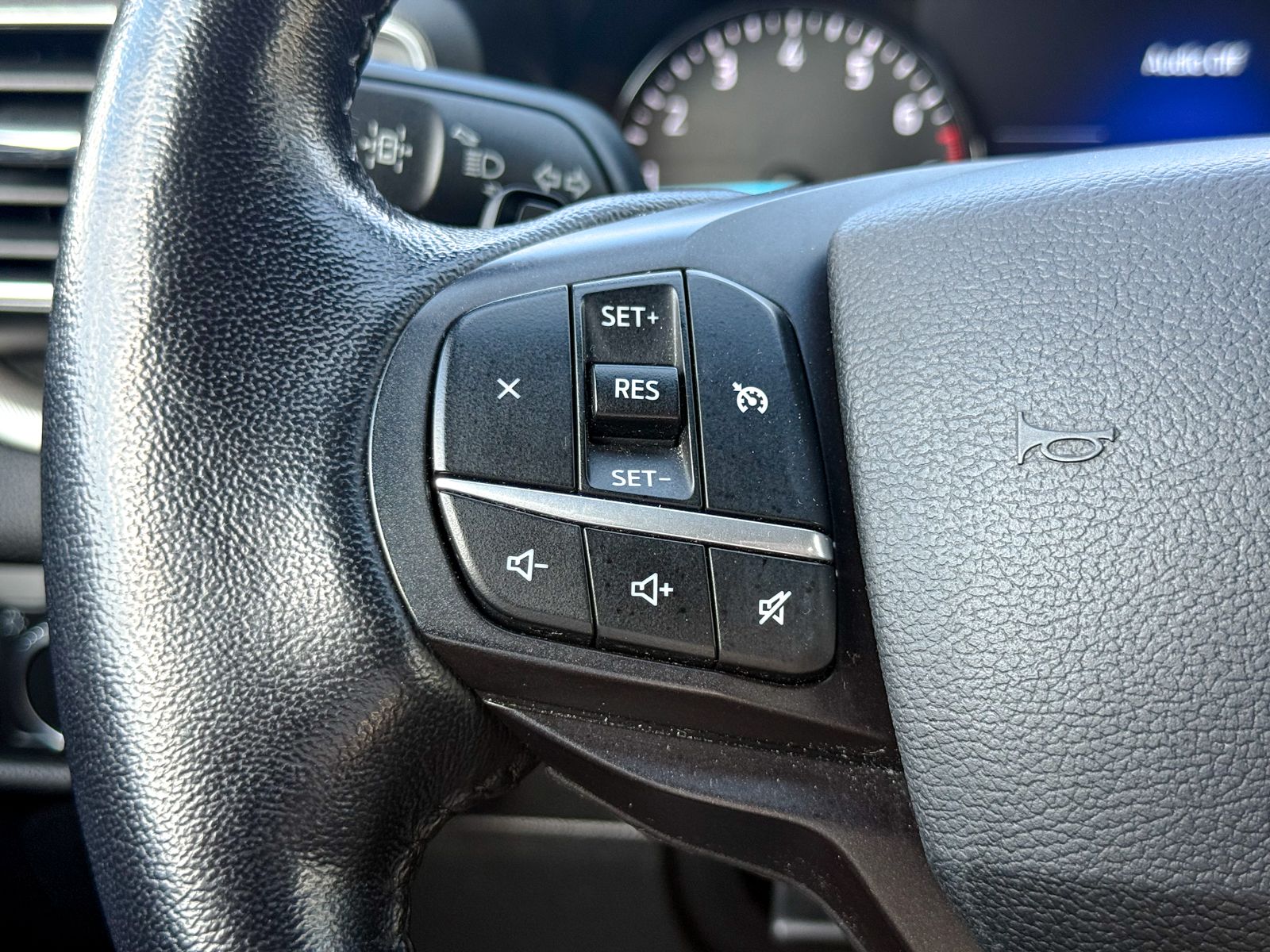 Used 2020 Ford Explorer - photo 33
