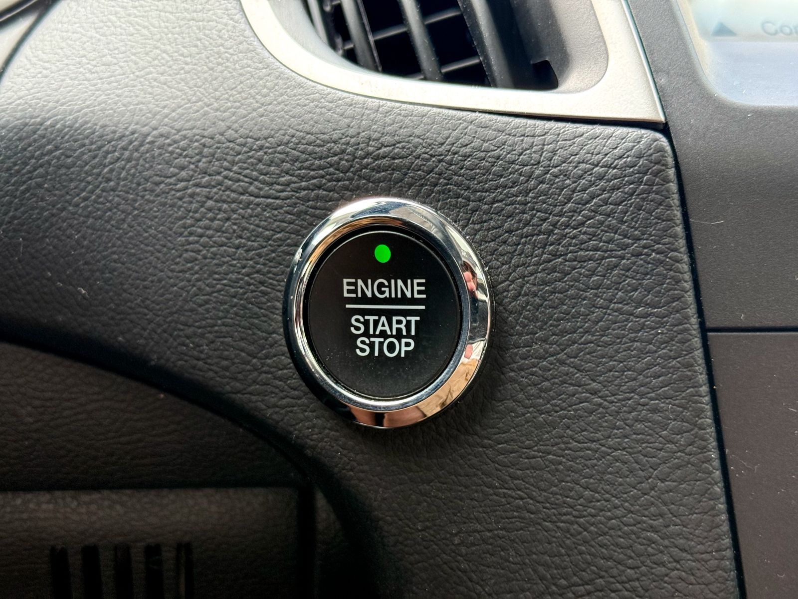 Used 2018 Ford Edge - photo 18