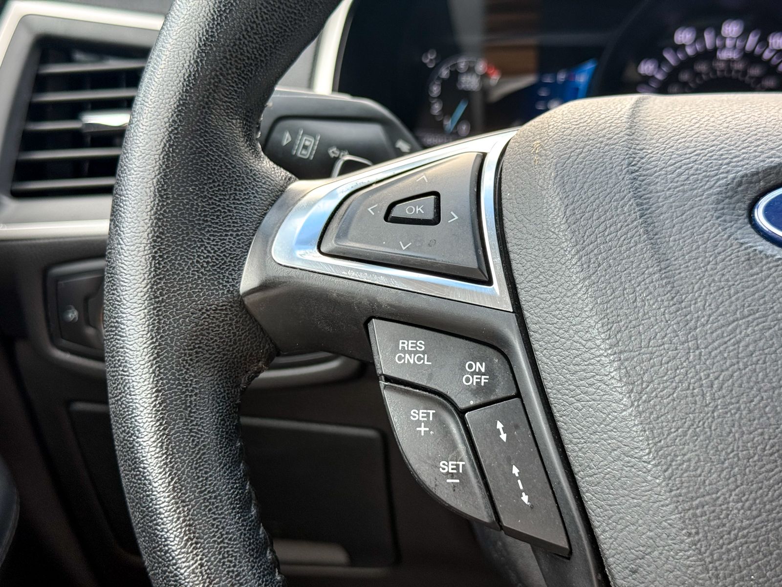 Used 2018 Ford Edge - photo 30