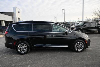 Used 2021 Chrysler Pacifica Limited Minivan for sale #36931A - photo 2