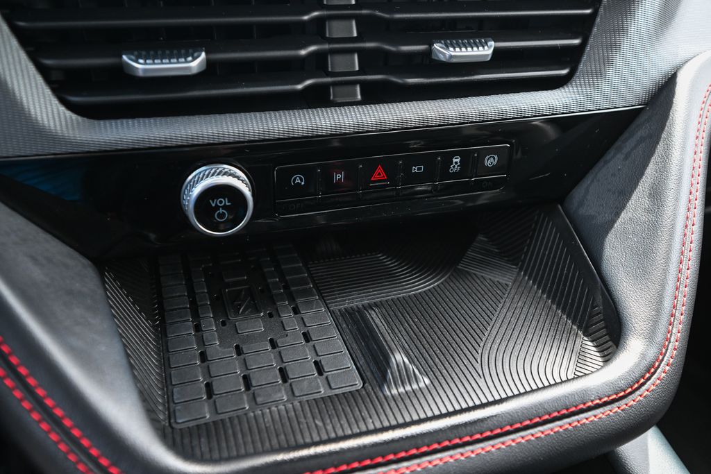 Used 2025 Ford Explorer - photo 37
