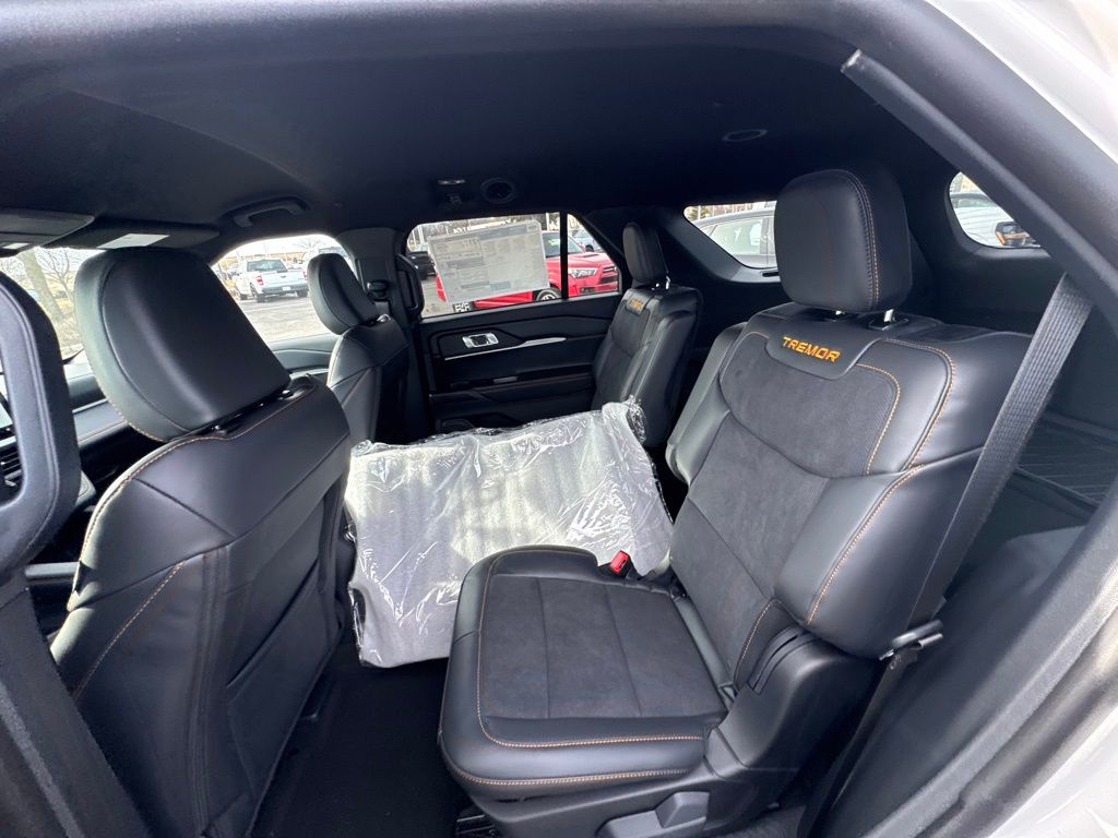 New 2026 Ford Explorer - photo 17