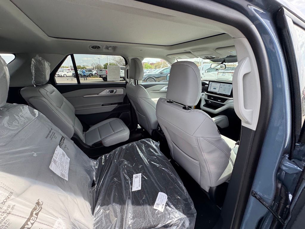New 2026 Ford Explorer - photo 17