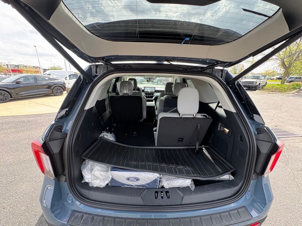 New 2026 Ford Explorer - photo 18