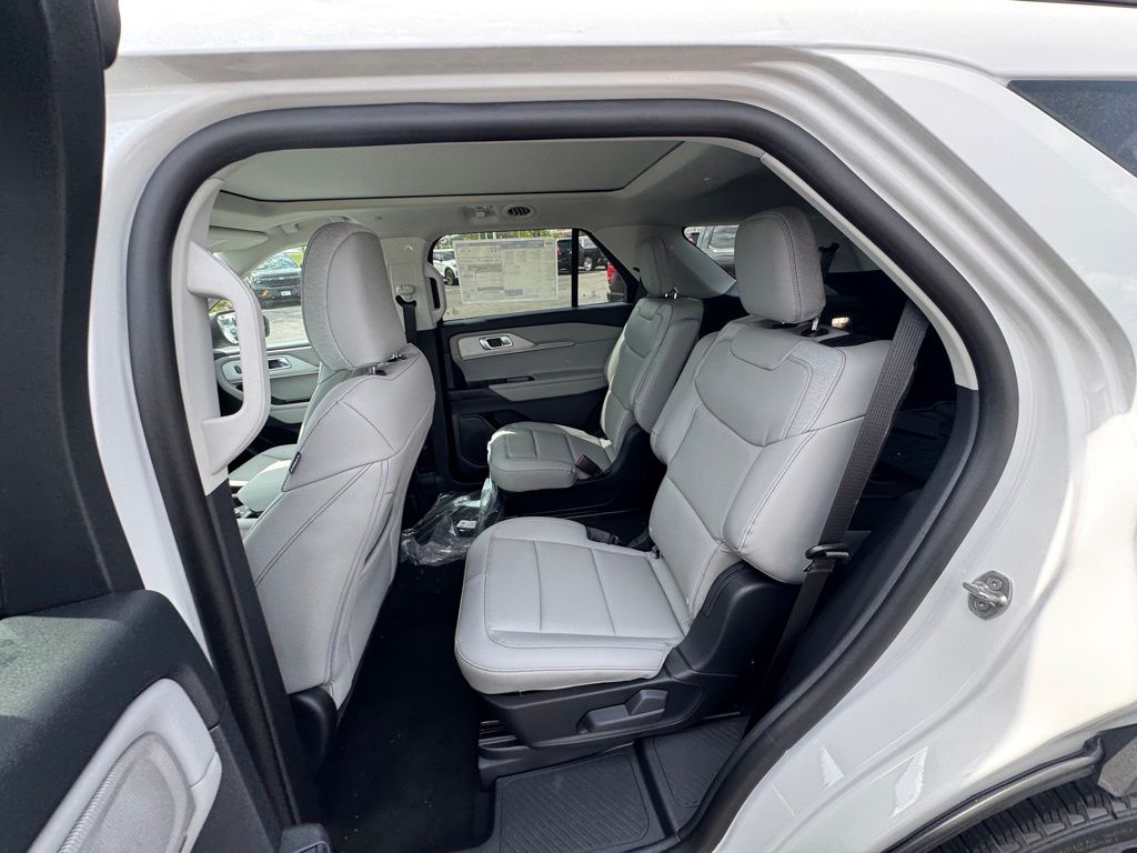 New 2026 Ford Explorer - photo 13